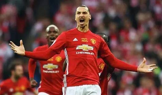 将多名年轻 将多名年轻